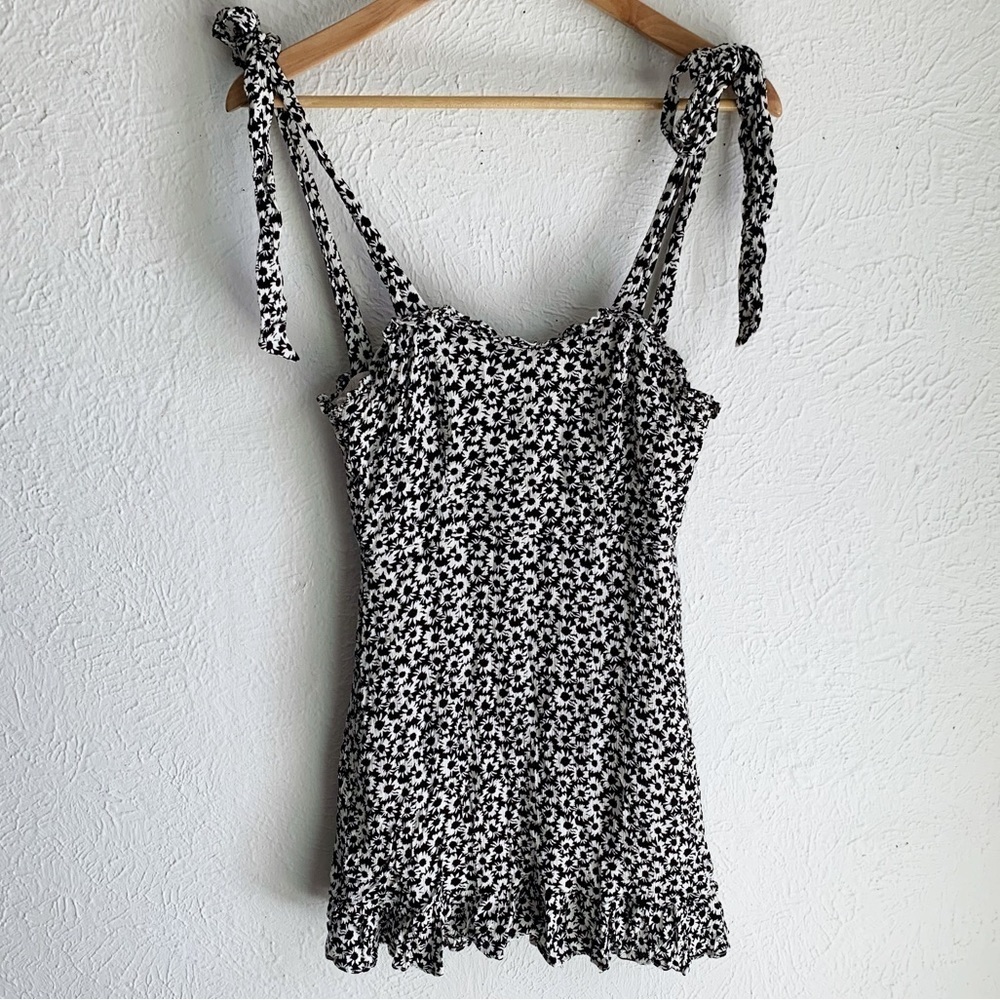 Lulu’s Zaharia Black and White Floral Print Shoulder Ties Mini Dress Sz Small - Picture 2 of 6